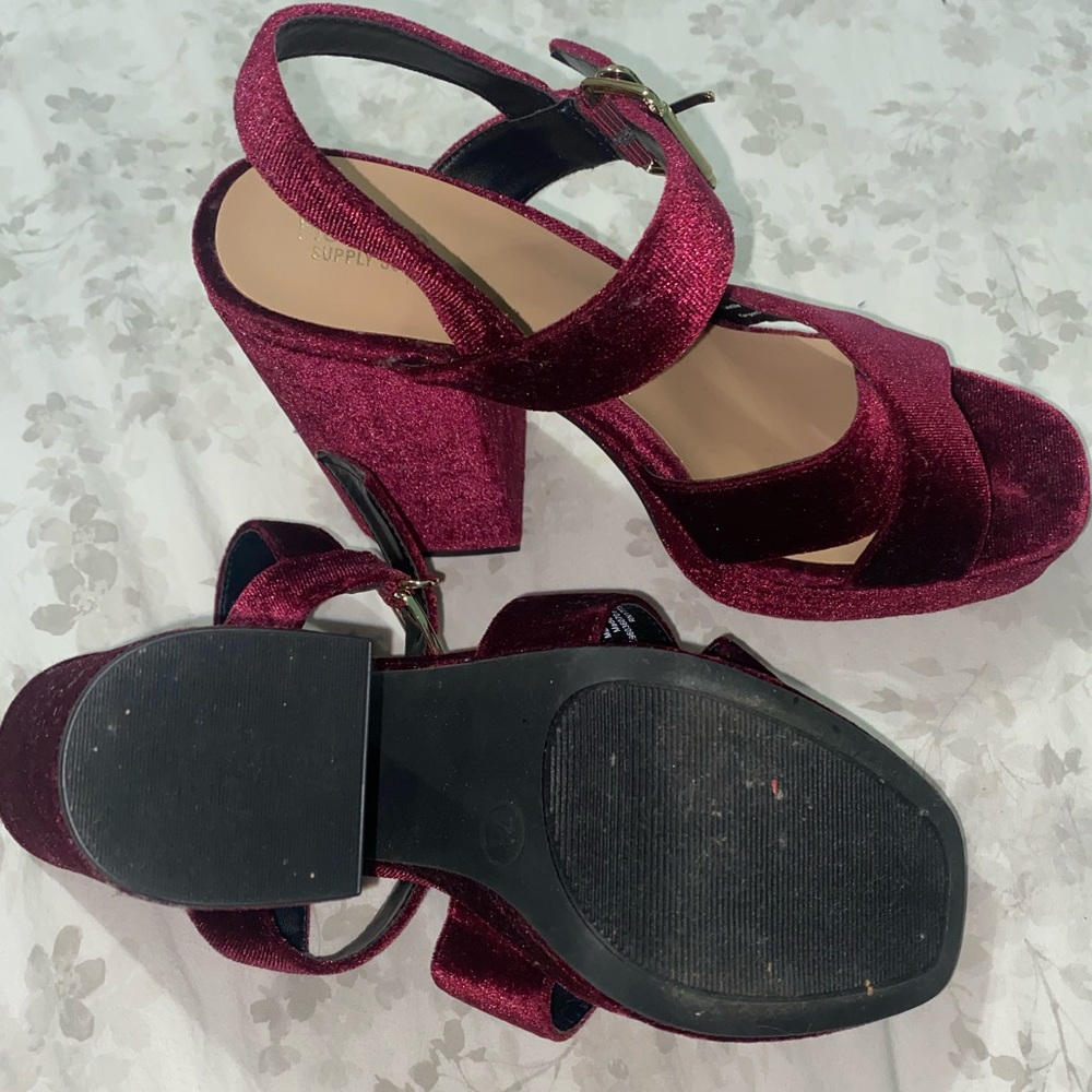 Velvet heels - Picture 2 of 3